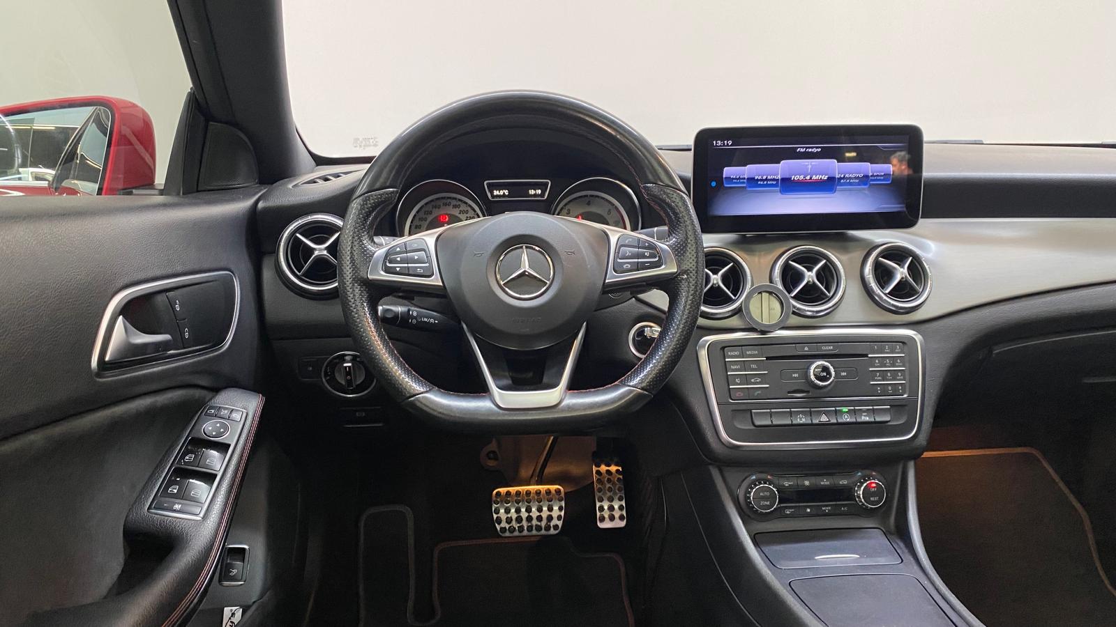 MERCEDES CLA 9